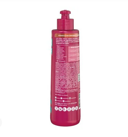 Naturally SOS Cachos 10-in-1 curl activator bottle with 300ml label, showcasing the salon-quality hair product for curly hair.